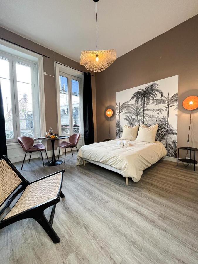 Suite Petra Lyon Exteriör bild